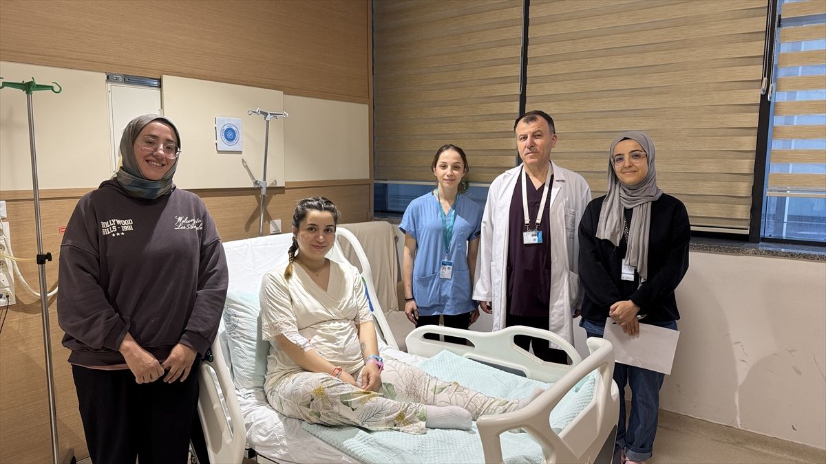 konyada-ikiz-annenin-ikiz-bebeklerini-de-ayni-doktor-dunyaya-getirdi-60205-r840oa.jpg